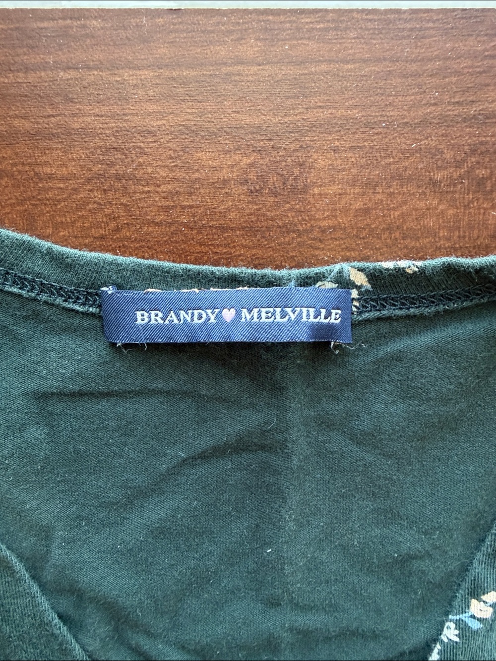 Brandy Melville Dark Green Floral Wrap Crop Top - Picture 2 of 3